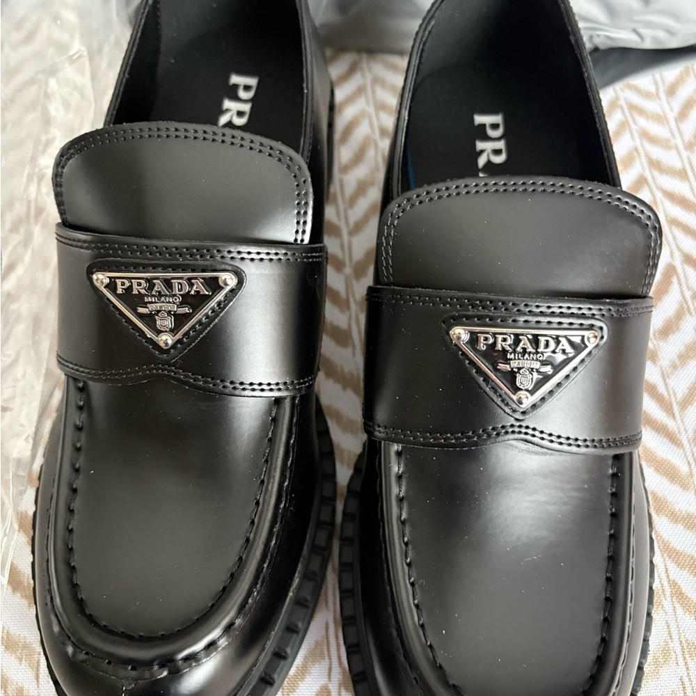 Prada women’s Black Leather Slip-Ons - Picture 4 of 11